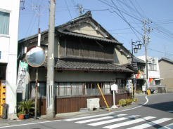 中山道沿いの旅籠亀丸屋